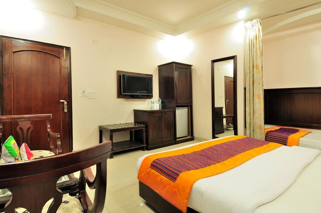 Hotel Legend - Walk-In From New Delhi Railway Station نيودلهي الغرفة الصورة